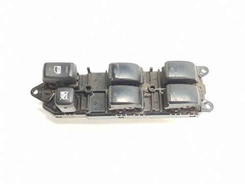 8404060011 front window
