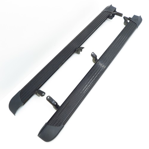 Side skirt footboards - side,